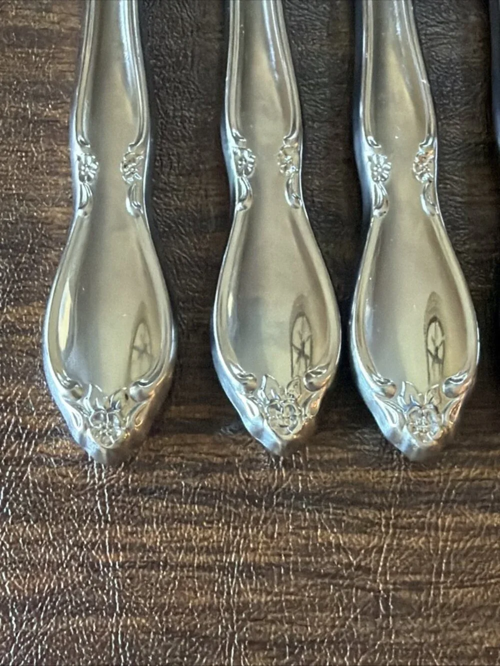 Set of 6 Oneida Community Chatelaine Stainless Hollow Handle Steak Knives 9-1/8
